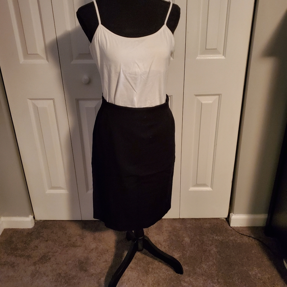 2/$25 EUC Black pencil skirt